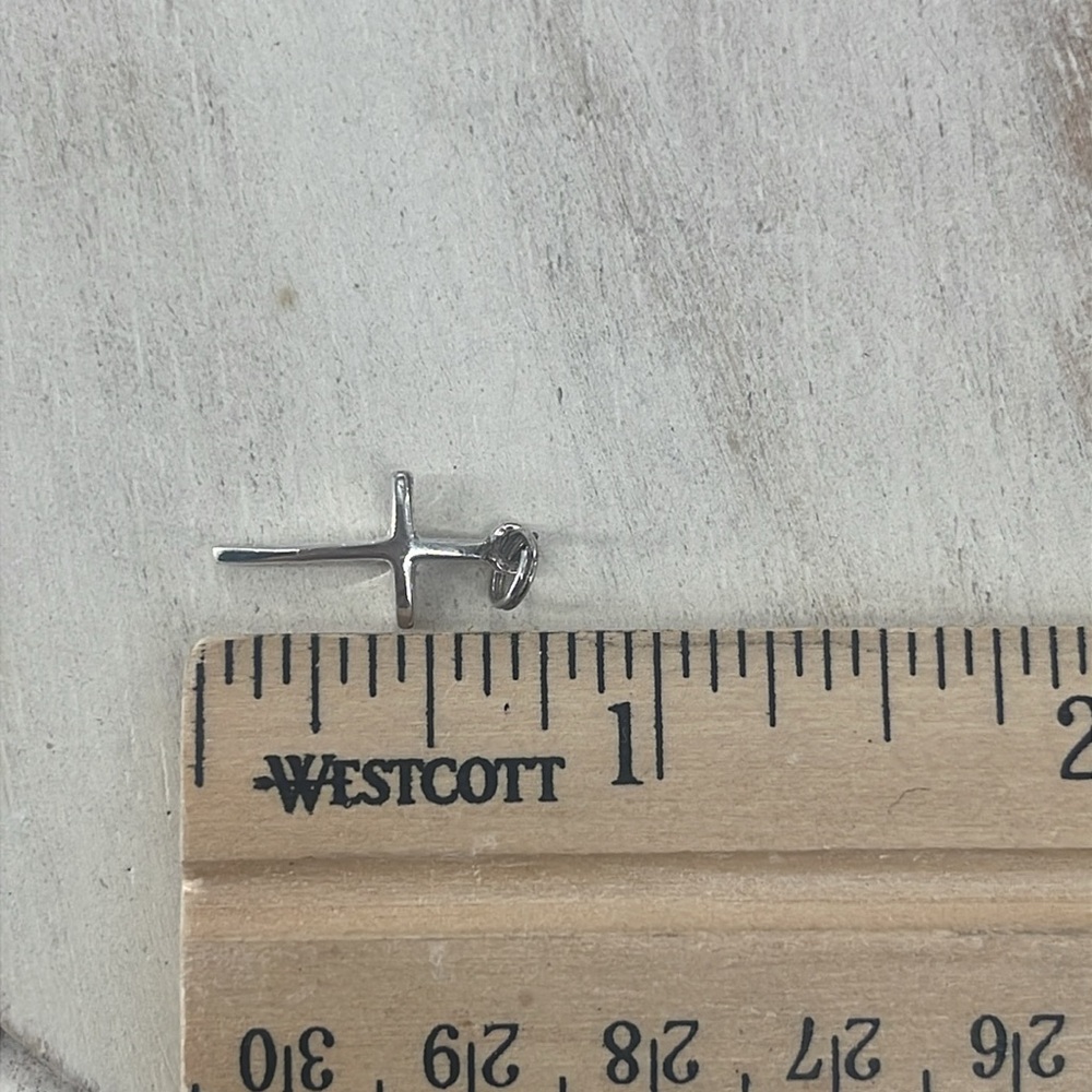 925 Silver Cross Pendant - Picture 3 of 4